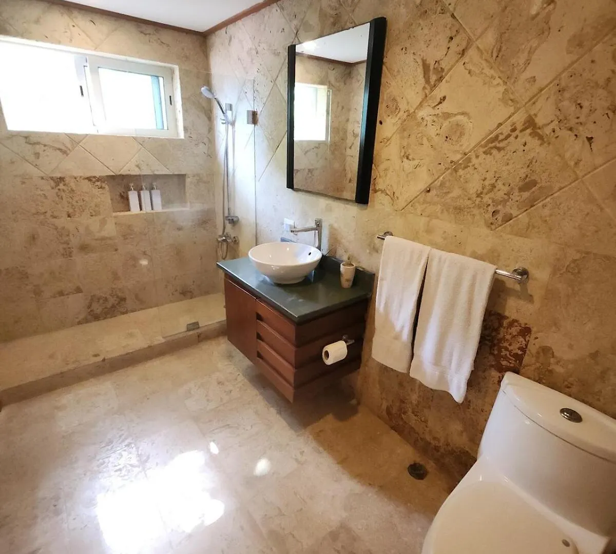 Luxury Penthouse Best Ocean Views Pools Bbq Maid 라스테레나스
